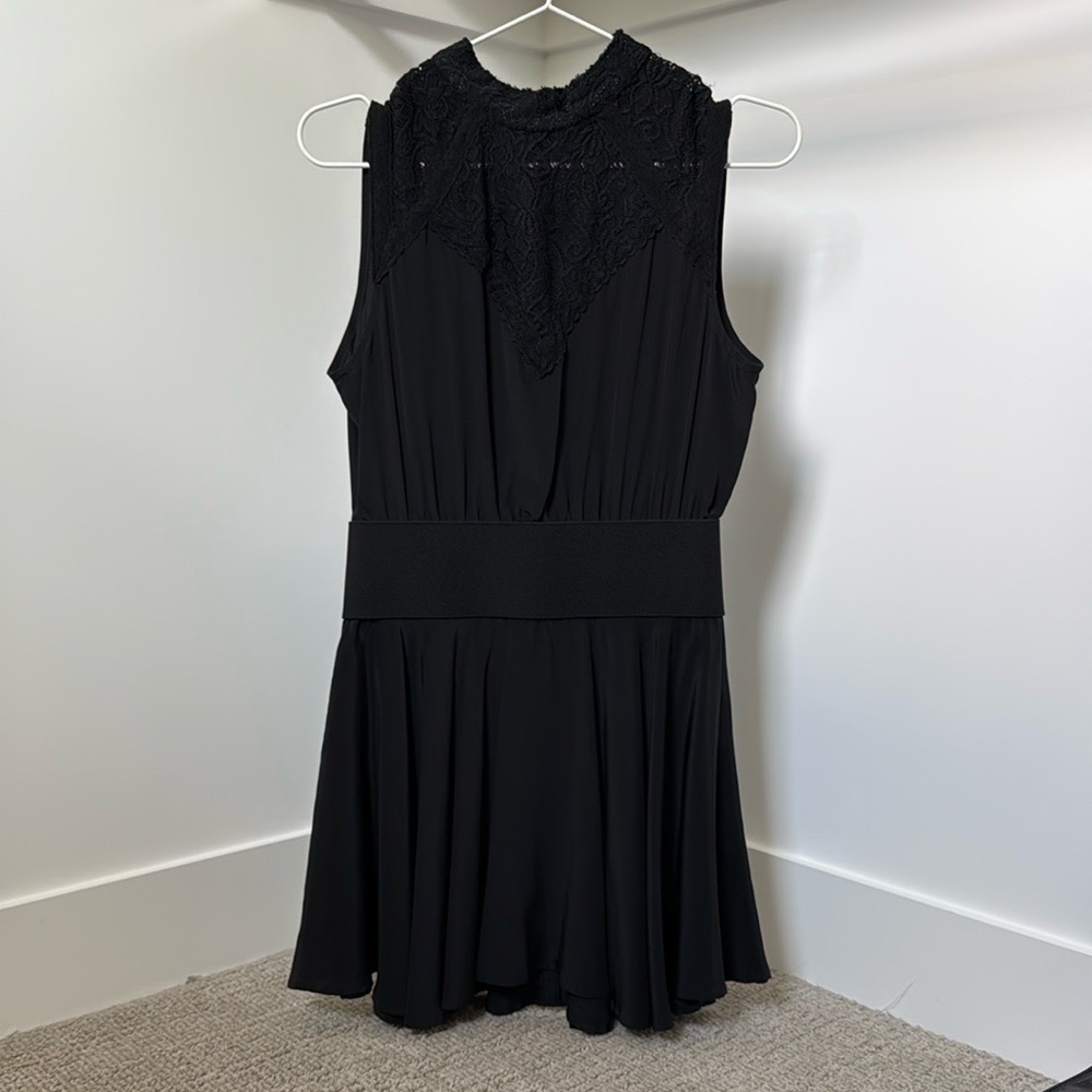 Chic Black Lace Mini Dress
